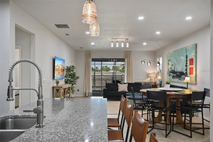 Image No.7-6 Bed House for sale