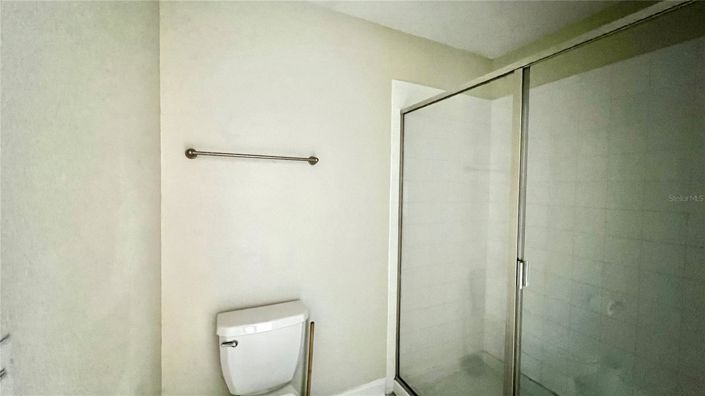 Image No.64-8 Bed House for sale