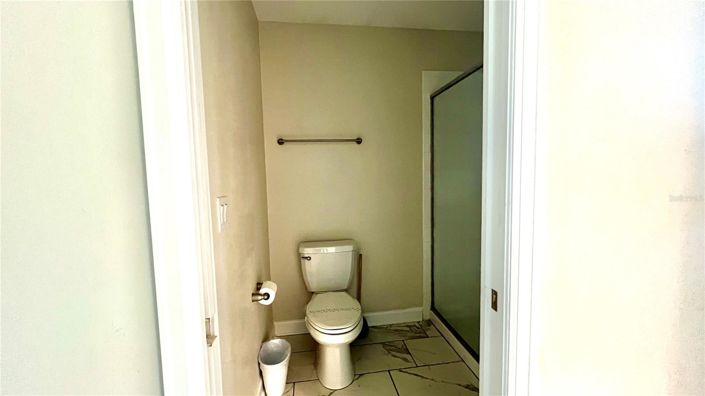 Image No.7-8 Bed House for sale