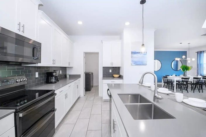 Image No.6-5 Bed House for sale