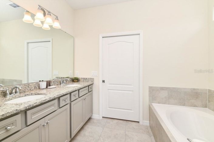 Image No.21-6 Bed House for sale