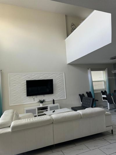 Image No.6-5 Bed House for sale