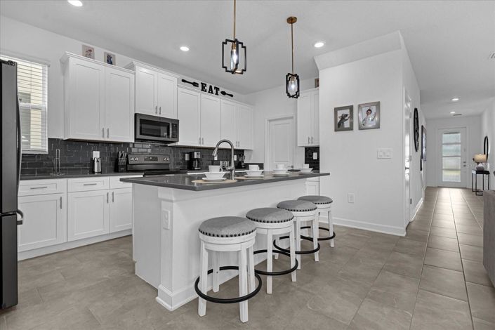 Image No.7-5 Bed House for sale