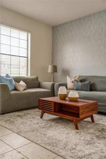 Image No.9-6 Bed House for sale