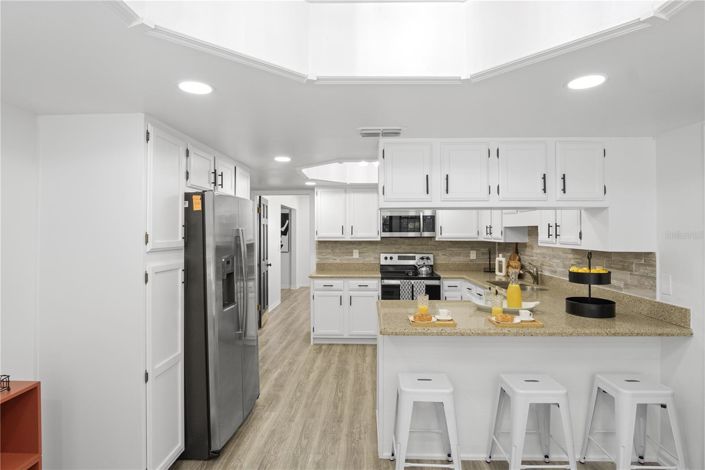 Image No.26-6 Bed House for sale