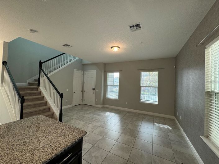 Image No.10-3 Bed House for sale