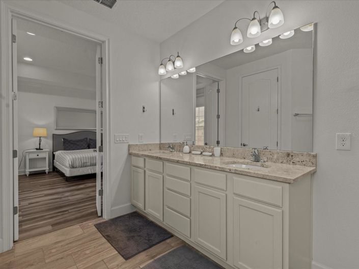 Image No.34-5 Bed House for sale