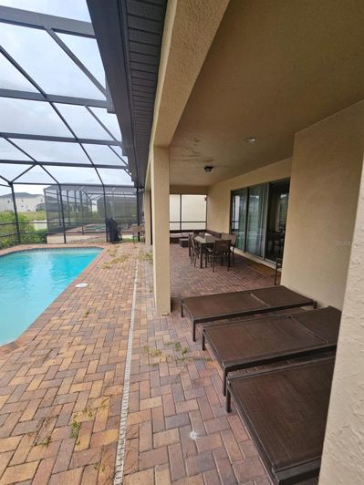 Image No.4-8 Bed House for sale