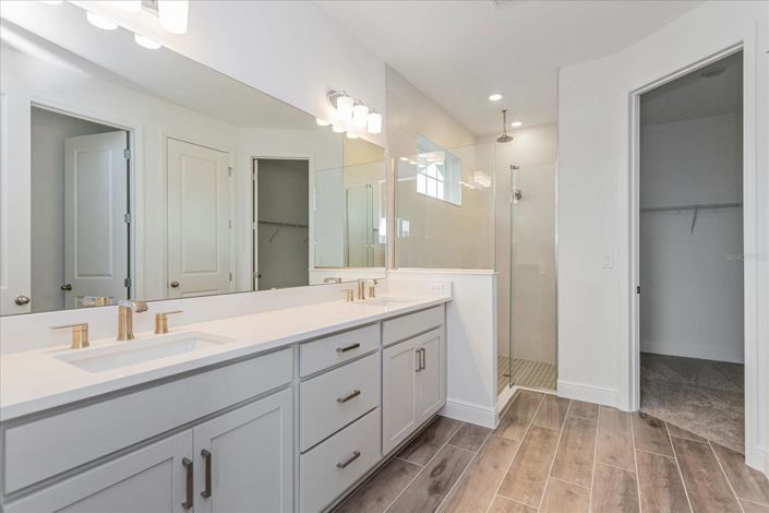 Image No.13-4 Bed House for sale