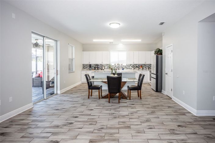 Image No.17-6 Bed House for sale