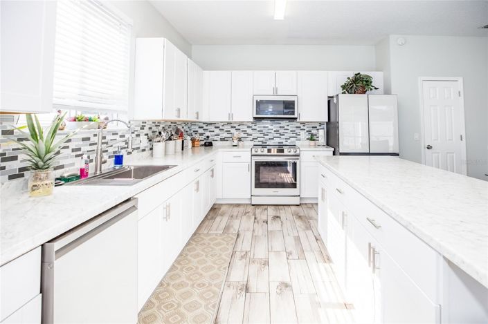 Image No.28-6 Bed House for sale