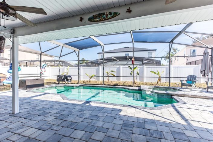 Image No.31-6 Bed House for sale