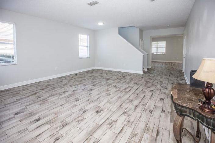 Image No.7-6 Bed House for sale