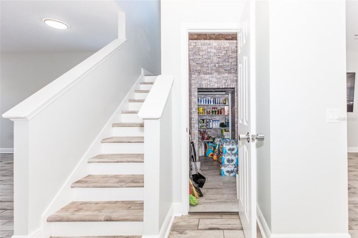 Image No.9-6 Bed House for sale