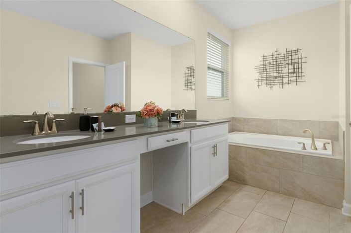 Image No.39-5 Bed House for sale