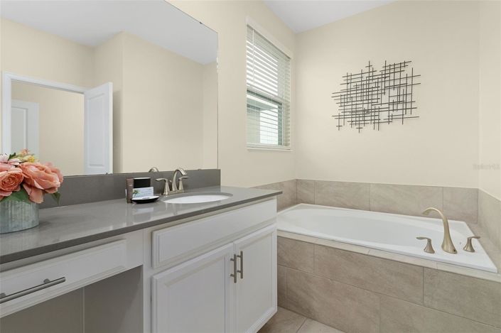 Image No.41-5 Bed House for sale