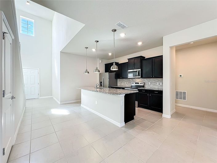 Image No.14-6 Bed House for sale