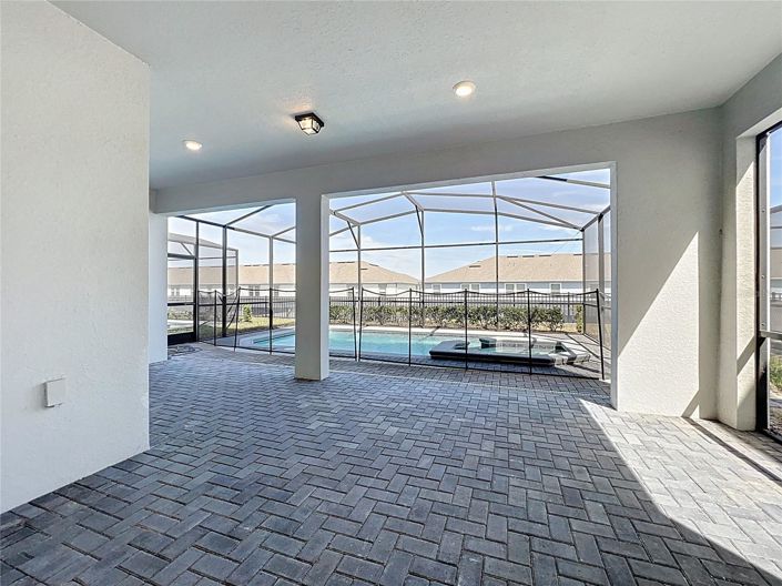 Image No.68-6 Bed House for sale