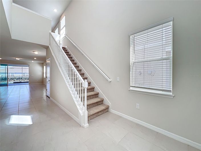 Image No.7-6 Bed House for sale