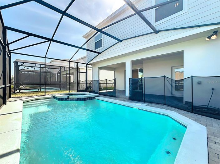 Image No.75-6 Bed House for sale