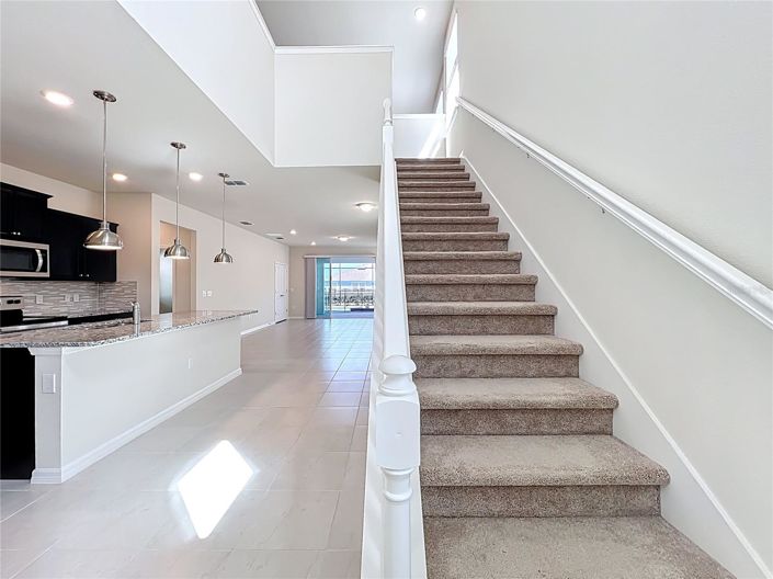 Image No.8-6 Bed House for sale