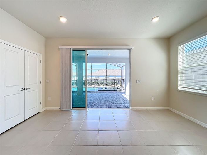 Image No.9-6 Bed House for sale