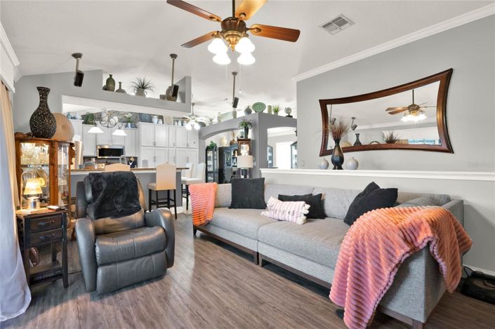 Image No.9-4 Bed House for sale