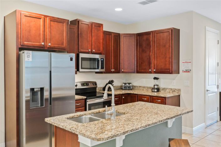 Image No.9-8 Bed House for sale