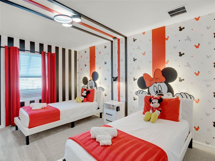 Image No.19-5 Bed Townhouse for sale