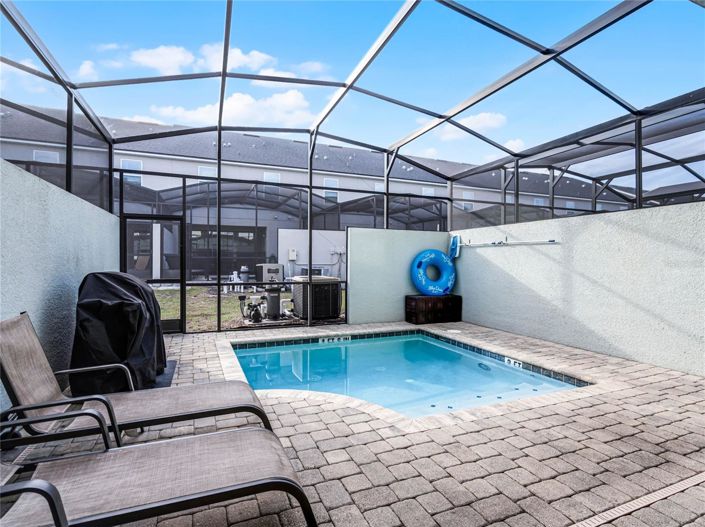 Image No.28-5 Bed Townhouse for sale