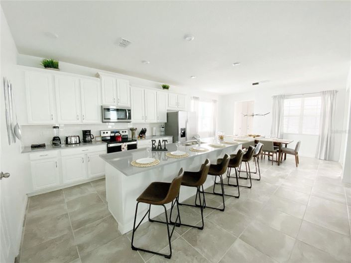 Image No.4-6 Bed House for sale