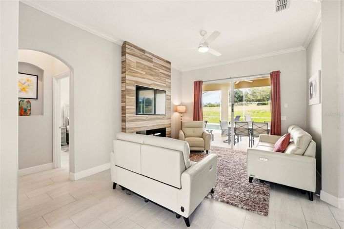 Image No.8-4 Bed House for sale