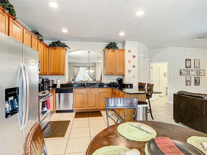 Image No.14-6 Bed House for sale