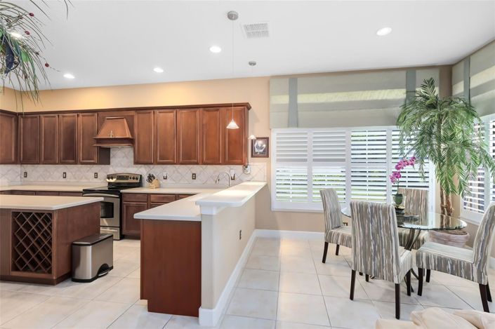 Image No.18-4 Bed House for sale