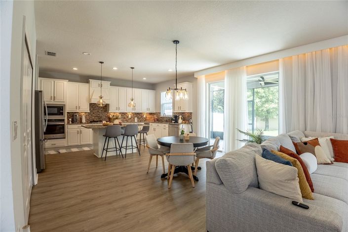 Image No.17-4 Bed House for sale