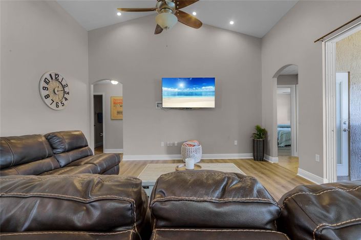 Image No.11-4 Bed House for sale