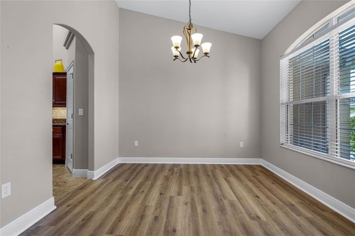 Image No.26-4 Bed House for sale