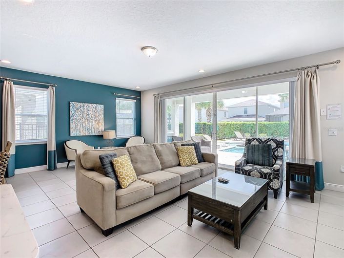 Image No.12-6 Bed House for sale