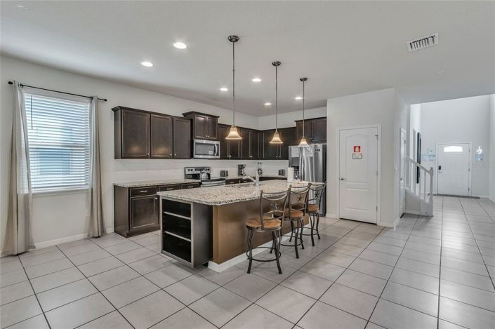 Image No.10-8 Bed House for sale