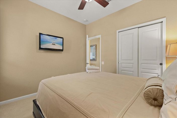 Image No.17-6 Bed House for sale