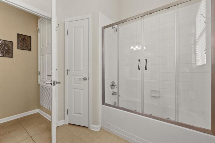 Image No.36-6 Bed House for sale