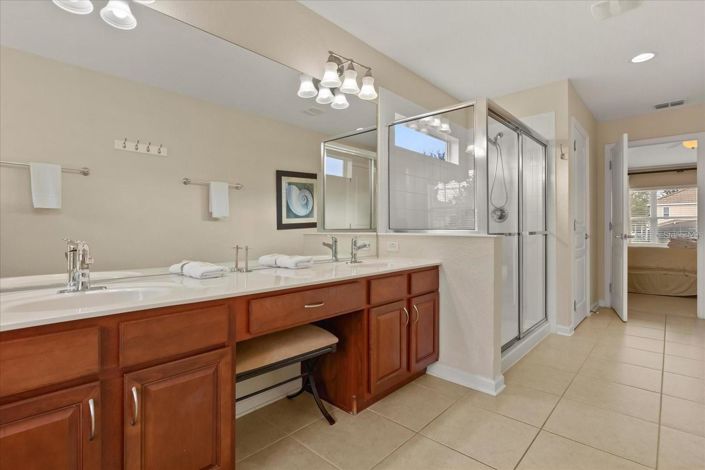 Image No.37-6 Bed House for sale