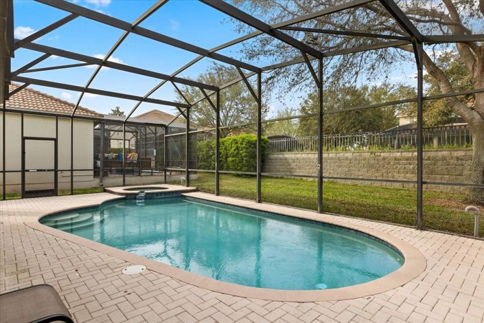 Image No.40-6 Bed House for sale