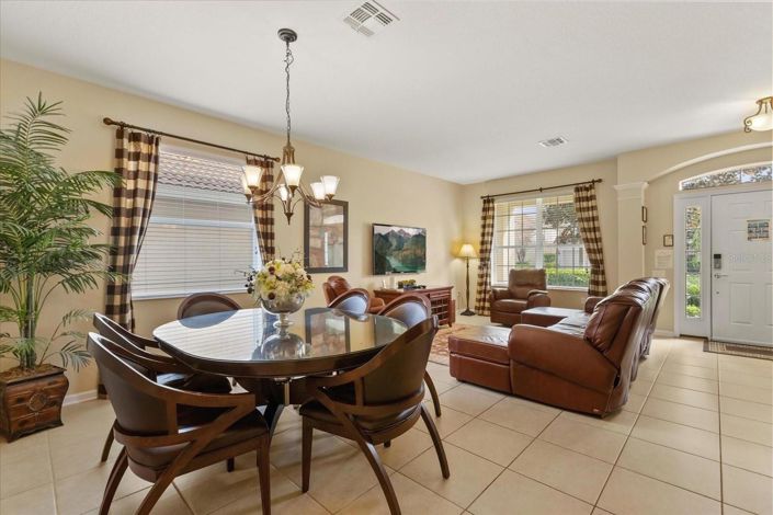 Image No.7-6 Bed House for sale