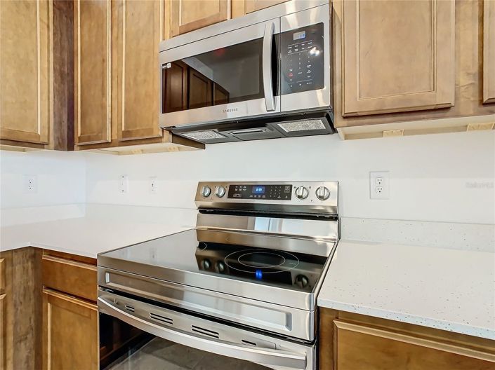 Image No.16-8 Bed House for sale