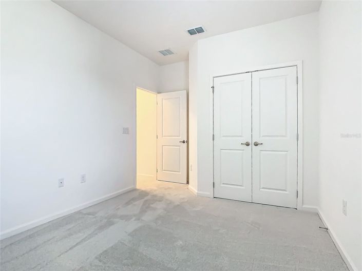 Image No.40-8 Bed House for sale