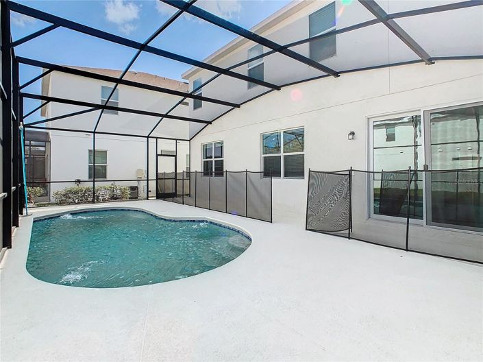 Image No.61-8 Bed House for sale