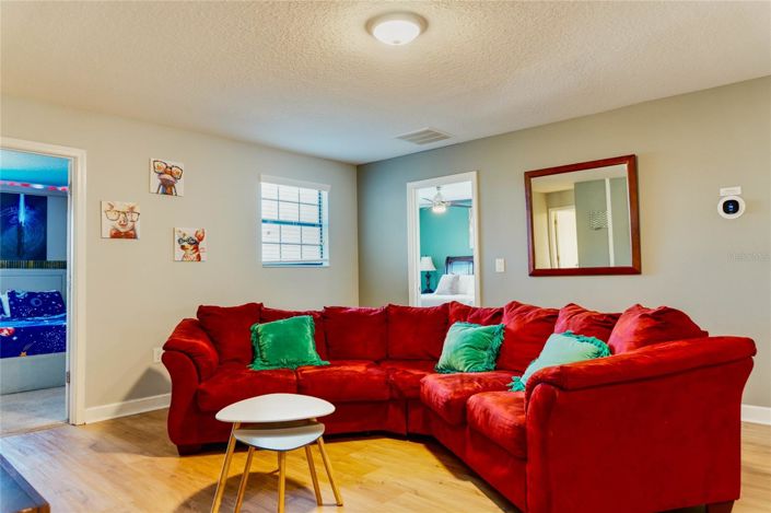 Image No.18-8 Bed House for sale