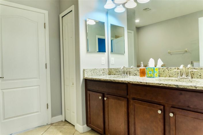 Image No.22-8 Bed House for sale