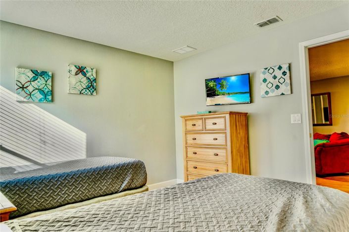 Image No.25-8 Bed House for sale